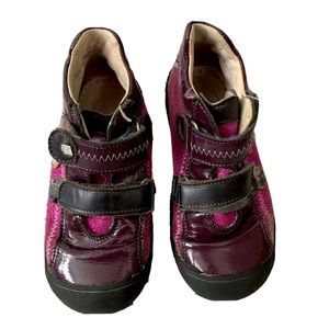 Bartek girls shoes in purple. Size 9.5 US/26.